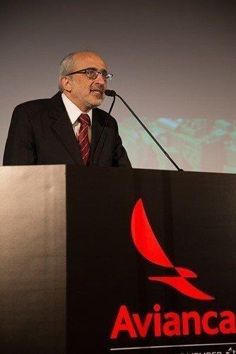 José Efromovich, président de la compagnie aérienne Avianca Brésil et membre du conseil d'administration de la société holding AviancaTaca.. efromovich avianca bresil