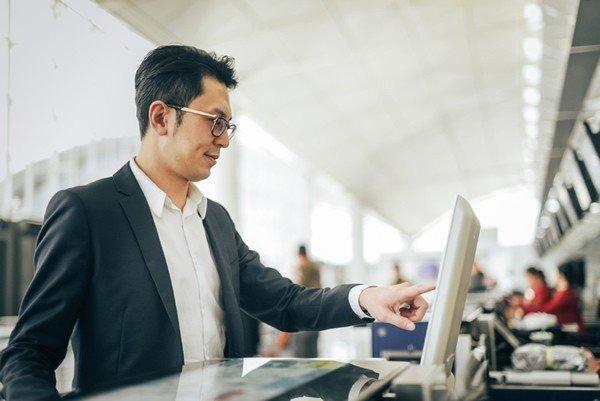 Cathay: dépose des bagages en libre-service à Hong Kong