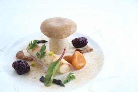 foie-gras-champignons-et-baie-cathay-pacific