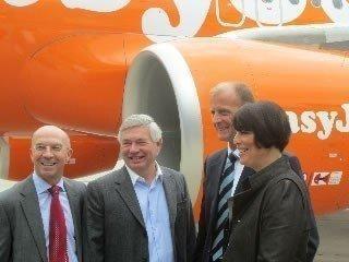 easyjet-airbus-200-3