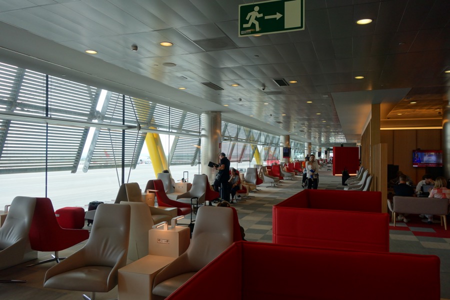 salon velazquez iberia aeroport madrid fauteuils2 business traveler france
