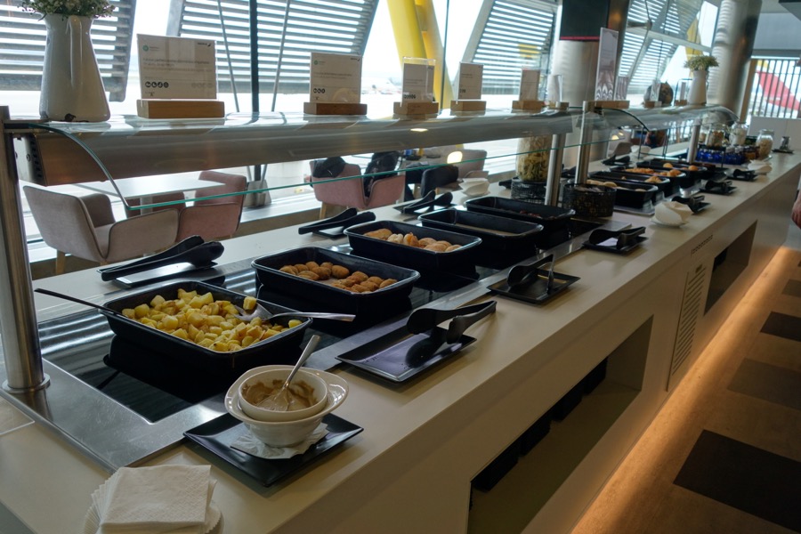 salon velazquez iberia aeroport madrid plats2 business traveler france