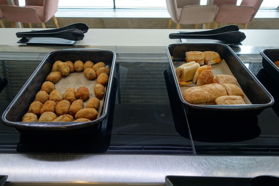 salon velazquez iberia aeroport madrid plats4 business traveler france