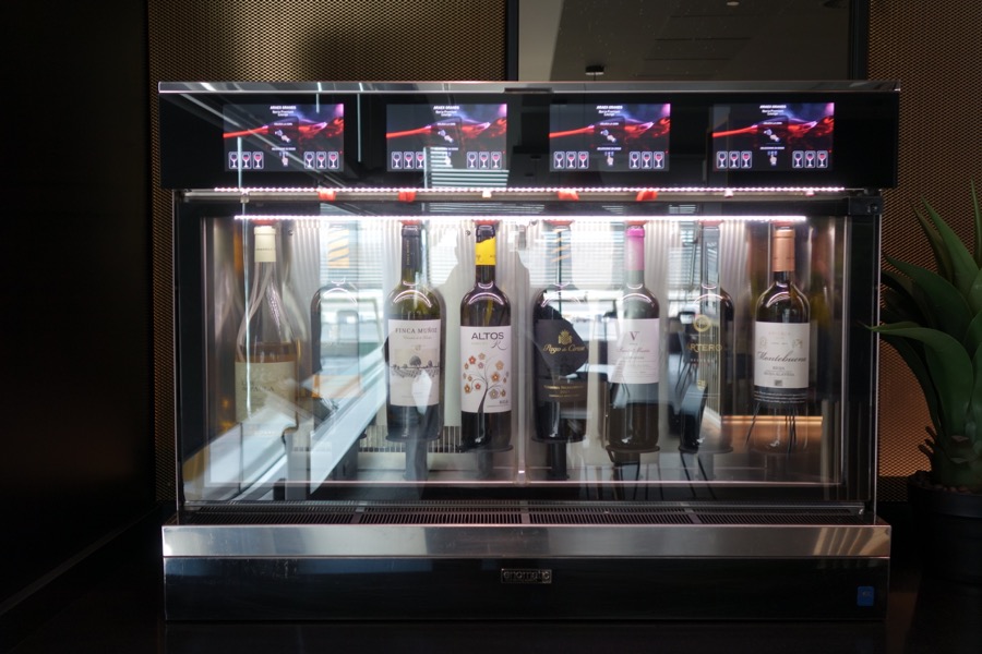 salon velazquez iberia aeroport madrid vins business traveler france
