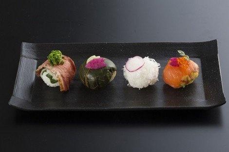 japan-airlines-salon-sakura-sushi