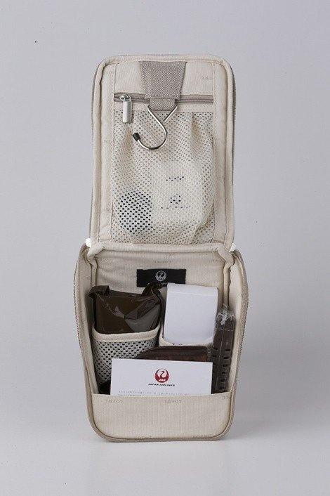 japan-trousse-toilette-loewe