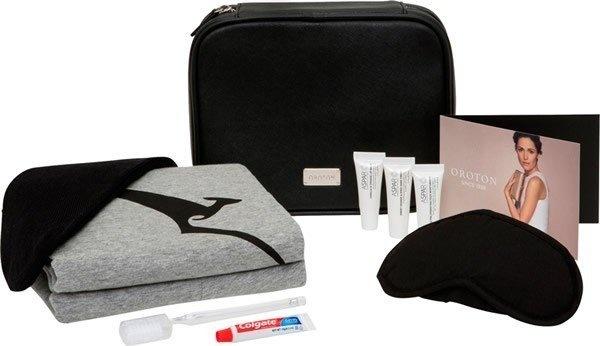 oroton-qantas-kit-toilette