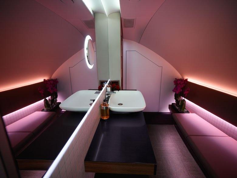 qatar--airways-salle-de-bain-premiere