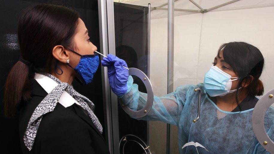 United propose des tests Covid rapides à ses passagers