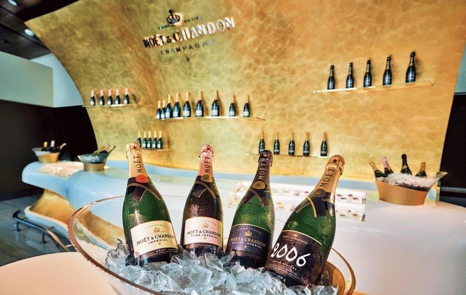 bar champagne salon dubai emirates
