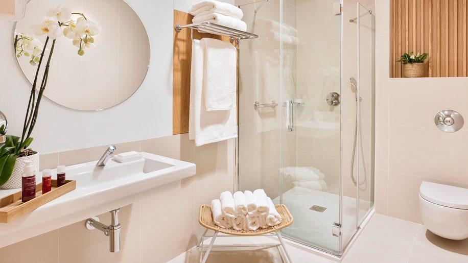 iberia velazquez douches