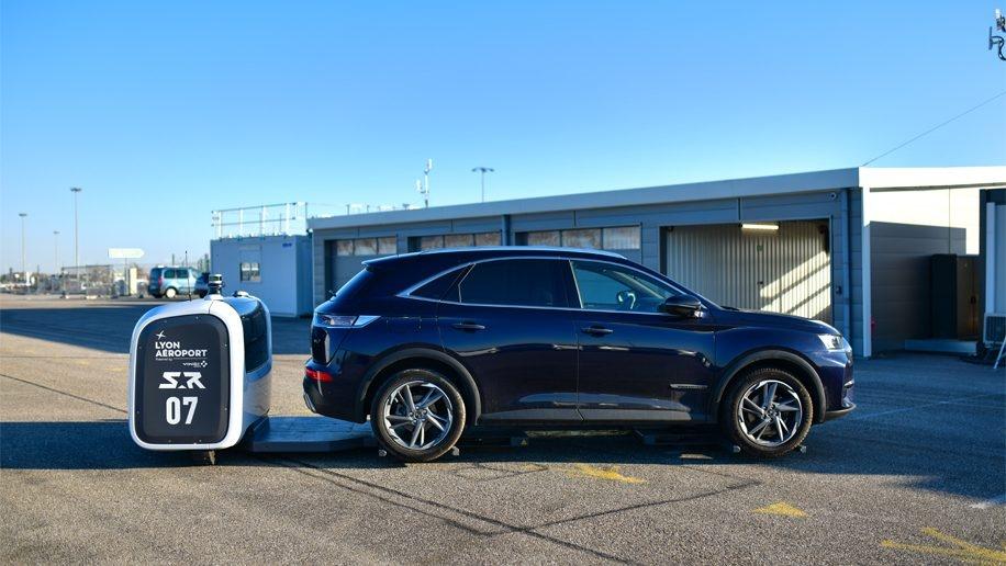 Aéroport de Lyon: un robot pour gare rles véhicules