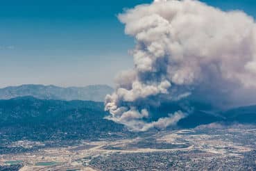 La Californie lutte contre un gigantesque incendie