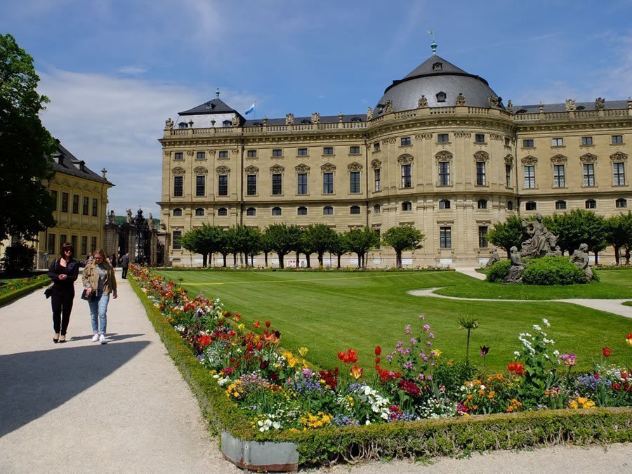 jardin fleurs promeneur wurzburg