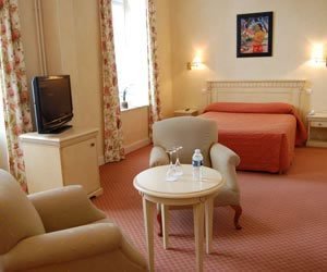 hotel-castel-jeanson1