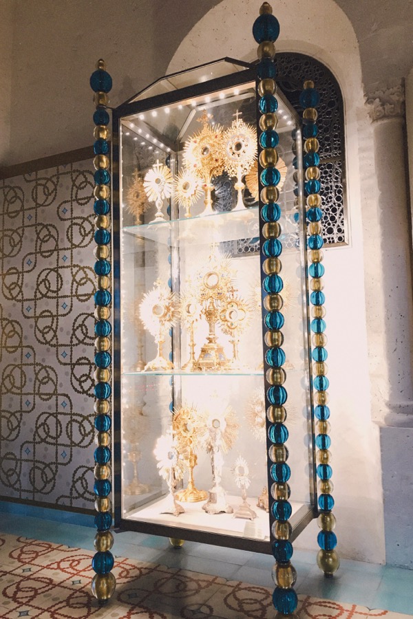 otoniel vitrine angouleme