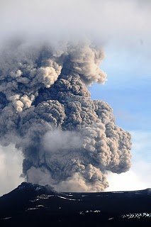 eruption-volcan-Eyjafiallajokull-mai2010