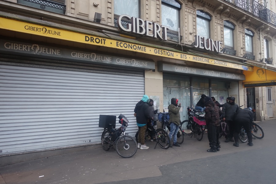 Une librairie Gibert Joseph en attente d'un repreneur