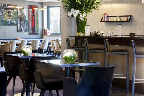 ac-hotel-paris-porte-maillot-bar-le-city