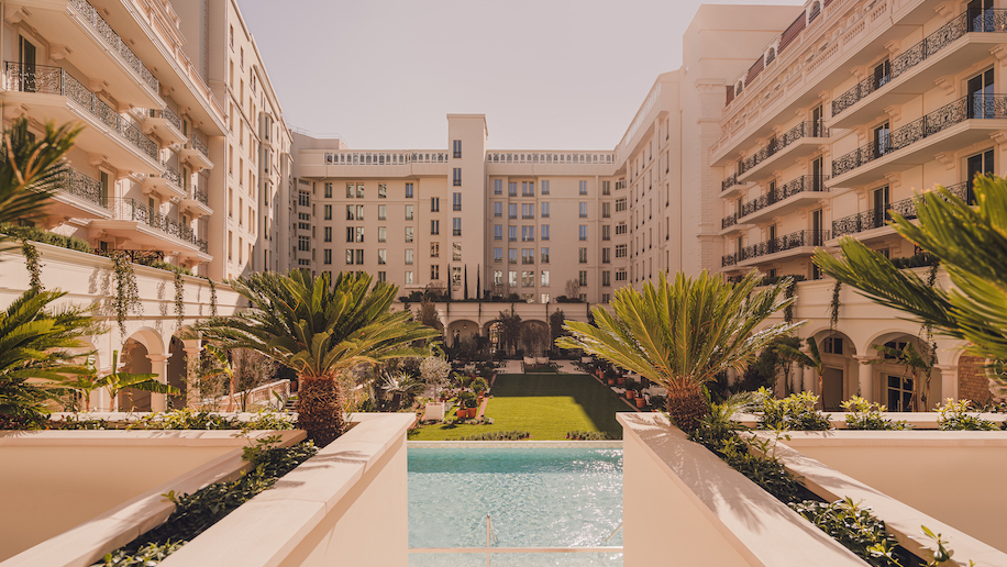 Le Carlton de Cannes rouvre après rénovation