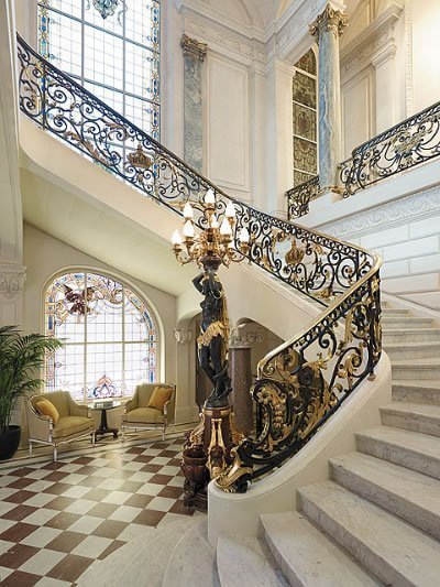shangri-la-paris-escalier