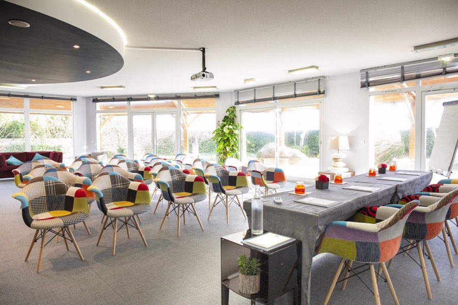 salle de sminaire canotier 49482385212 o