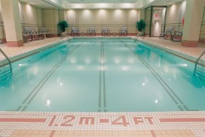 fairmont-reine-elisabeth-montreal-piscine