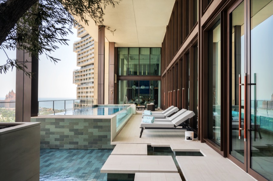 atlantistheroyal royalmansion poolarea 5282