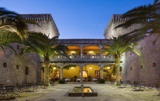 parador-jarandilla-de-la-vera-cours-interieure