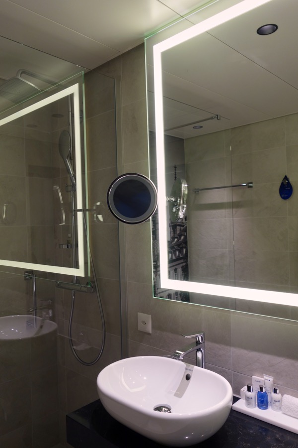 radisson blu bale salle eau one